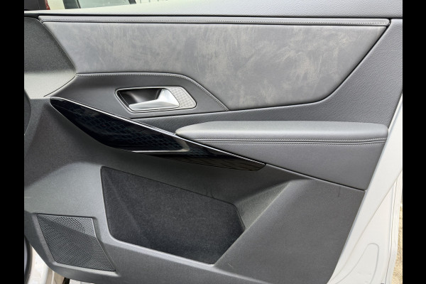 DS Ds 7 Crossback 300pk 4x4 Opera (Elektrisch Schuifdak - Trekhaak - Elektrische Klep - Leder incl verwarming/koeling/massage/geheugen - DS LED -