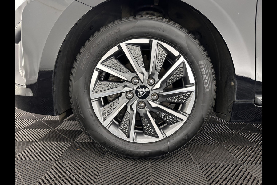 Hyundai IONIQ Comfort EV 38 kWh {SOH-100%} (INCL-BTW) *FULL-LED | ADAPTIVE-CRUISE | CAMERA | KEYLESS | DAB+ | NAVI-FULLMAP | HEATED-COMFORTSEATS | PRIVACYGLASS | ECC | AMBIENTLIGHT | DIGI-COCKPIT | SHIFTPADDLES | LANE-ASSIST | PDC | .