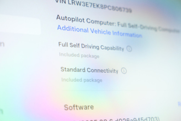 Tesla Model 3 Long Range AWD 75 kWh 500Pk 4WD, Climate, Leer, etc.