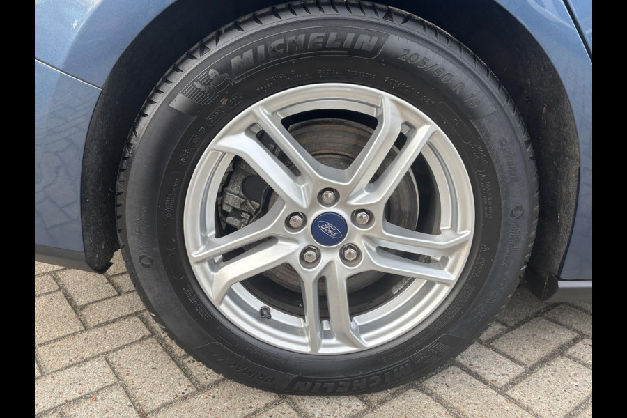 Ford FOCUS Wagon 1.0 EcoBoost Trend Edition Business 125pk | Winter Pack  | Elektr. Achterklep | Winterbanden | Wegklapbare Trekhaak