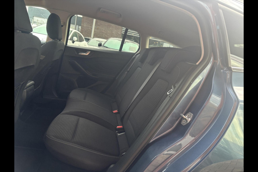 Ford FOCUS Wagon 1.0 EcoBoost Trend Edition Business 125pk | Winter Pack  | Elektr. Achterklep | Winterbanden | Wegklapbare Trekhaak