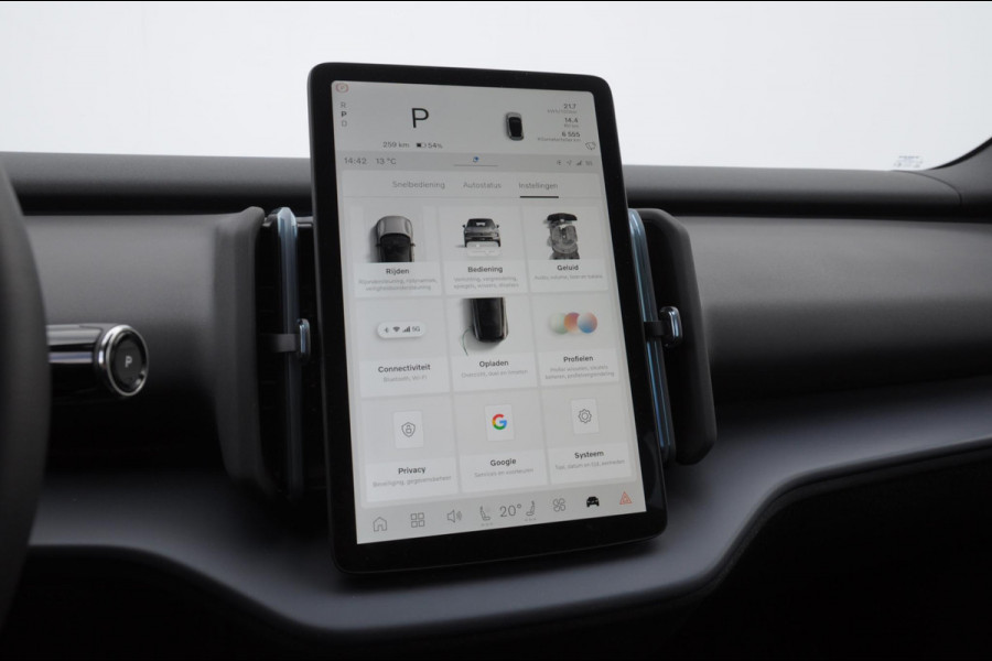 Volvo EX30 272PK Ext. Range Plus / Adaptieve Cruise Control/ Dodehoek Detectie / Parkeersensoren voor en achter/ Achteruitrijcamera/ Warmtepomp/ Google Services/