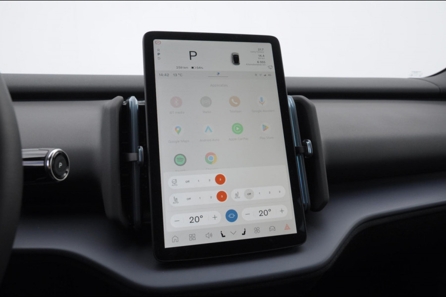 Volvo EX30 272PK Ext. Range Plus / Adaptieve Cruise Control/ Dodehoek Detectie / Parkeersensoren voor en achter/ Achteruitrijcamera/ Warmtepomp/ Google Services/