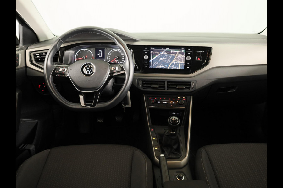 Volkswagen Polo 1.0 TSI Comfortline Business 95 pk | Navigatie | Parkeersensoren | Achteruitrijcamera | Adaptieve cruise control |
