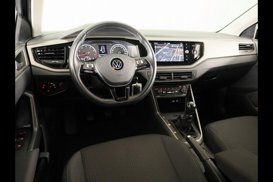 Volkswagen Polo 1.0 TSI Comfortline Business 95 pk | Navigatie | Parkeersensoren | Achteruitrijcamera | Adaptieve cruise control |