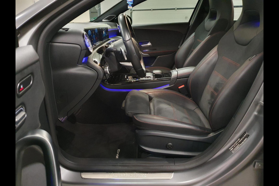 Mercedes-Benz A-Klasse 220 Premium Plus | MAT GRIJS / PANO / MEMORY / KEYLESS / BURMESTER / MASSAGE / DIAMOND GRILLE / 19 INCH !