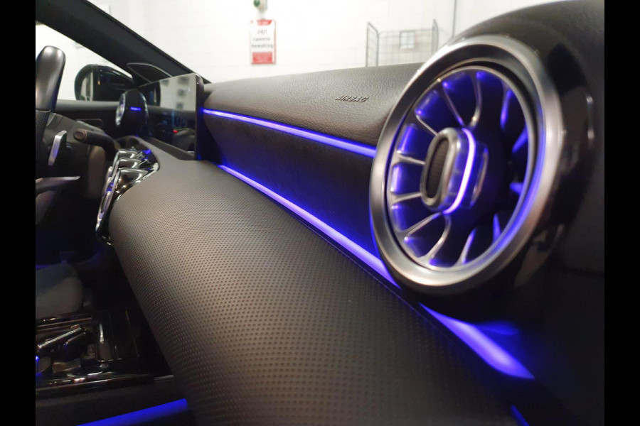 Mercedes-Benz A-Klasse 220 Premium Plus | MAT GRIJS / PANO / MEMORY / KEYLESS / BURMESTER / MASSAGE / DIAMOND GRILLE / 19 INCH !