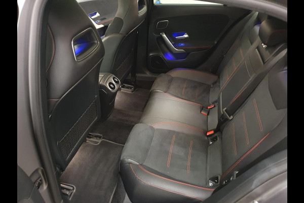 Mercedes-Benz A-Klasse 220 Premium Plus | MAT GRIJS / PANO / MEMORY / KEYLESS / BURMESTER / MASSAGE / DIAMOND GRILLE / 19 INCH !