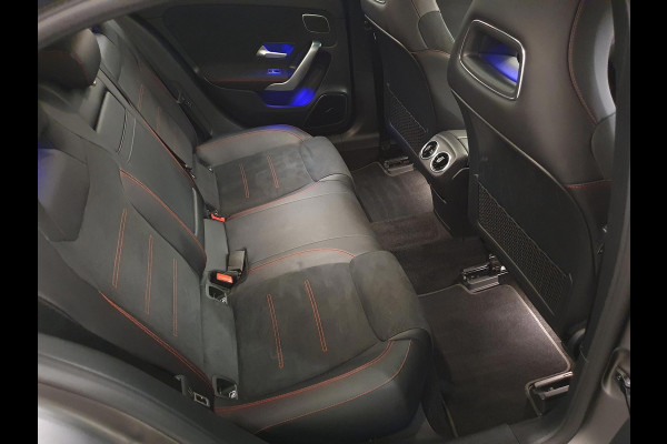 Mercedes-Benz A-Klasse 220 Premium Plus | MAT GRIJS / PANO / MEMORY / KEYLESS / BURMESTER / MASSAGE / DIAMOND GRILLE / 19 INCH !