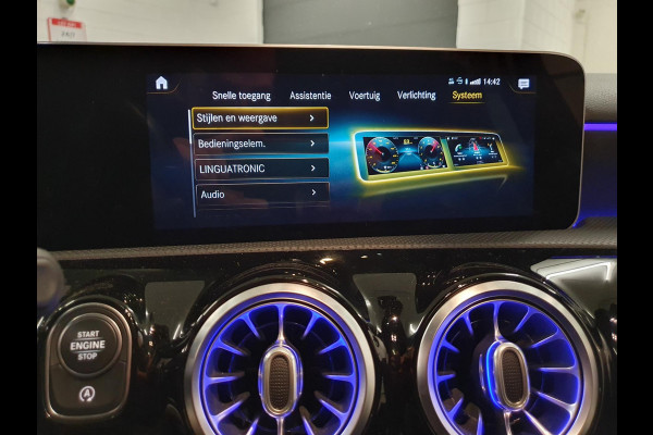 Mercedes-Benz A-Klasse 220 Premium Plus | MAT GRIJS / PANO / MEMORY / KEYLESS / BURMESTER / MASSAGE / DIAMOND GRILLE / 19 INCH !