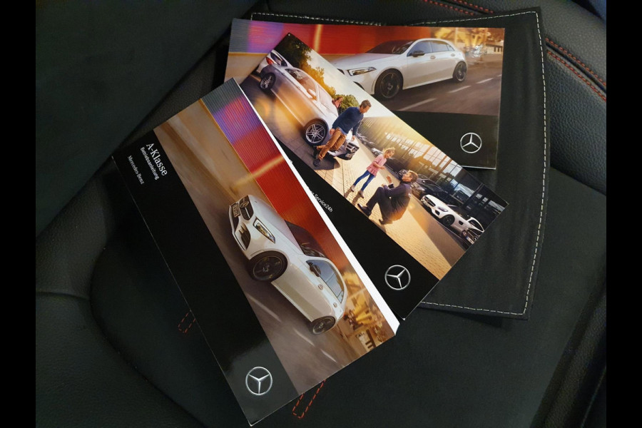 Mercedes-Benz A-Klasse 220 Premium Plus | MAT GRIJS / PANO / MEMORY / KEYLESS / BURMESTER / MASSAGE / DIAMOND GRILLE / 19 INCH !