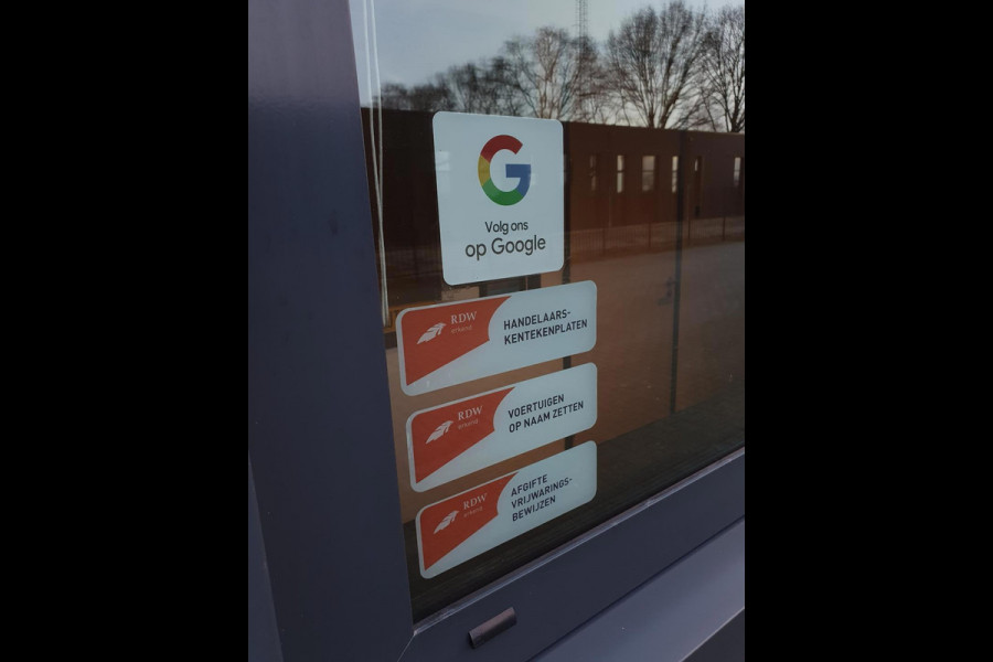 Mercedes-Benz A-Klasse 220 Premium Plus | MAT GRIJS / PANO / MEMORY / KEYLESS / BURMESTER / MASSAGE / DIAMOND GRILLE / 19 INCH !