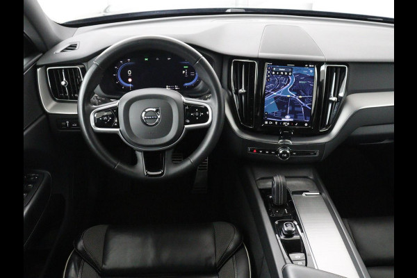 Volvo XC60 2.0 T6 Plug-in hybrid AWD R-Design | Panoramadak | Trekhaak| Stoelverwarming | Camera | Adaptive cruise | Half leder | Carplay | Memory | Navigatie | Keyless | Facelift Model | PHEV