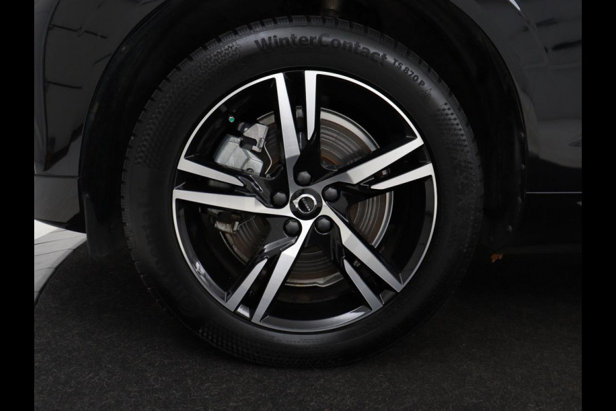 Volvo XC60 2.0 T6 Plug-in hybrid AWD R-Design | Panoramadak | Trekhaak| Stoelverwarming | Camera | Adaptive cruise | Half leder | Carplay | Memory | Navigatie | Keyless | Facelift Model | PHEV