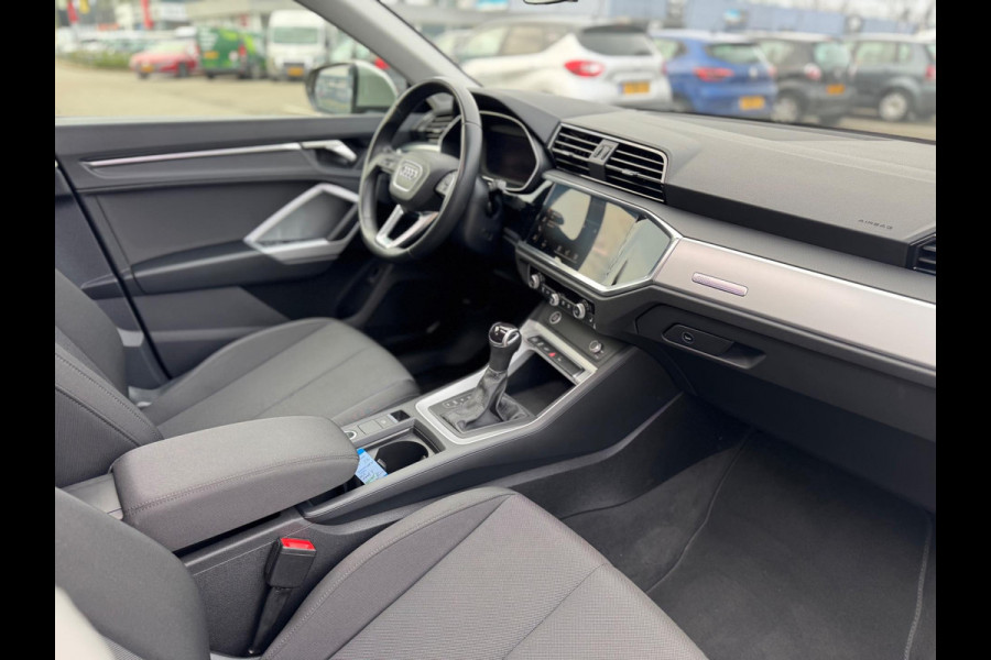 Audi Q3 Sportback 45 TFSI e S Edition Panorama 245PK Matrix 2022 sfeerverlichting