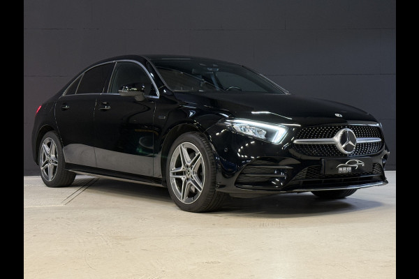 Mercedes-Benz A-Klasse 250 e Business Solution AMG Limited | Sfeerverlichting | Apple Carplay | Camera