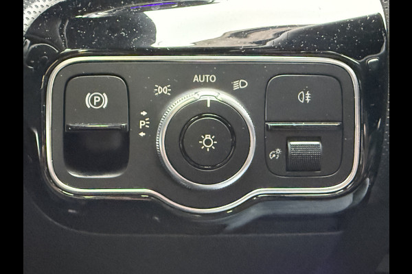 Mercedes-Benz A-Klasse 250 e Business Solution AMG Limited | Sfeerverlichting | Apple Carplay | Camera