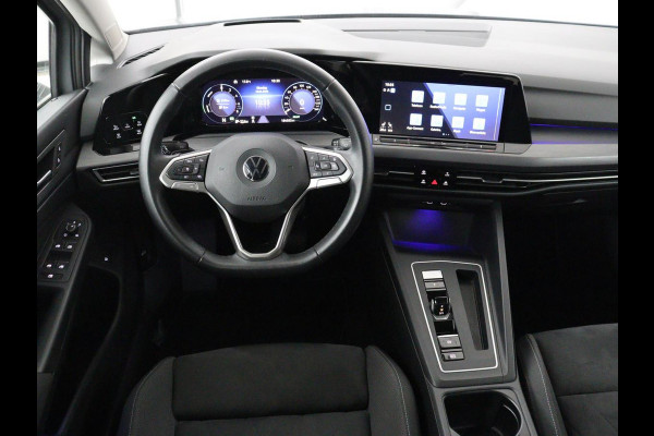 Volkswagen Golf 1.4 eHybrid Style | Head-Up | Stoelverwarming | Trekhaak | Sfeerverlichting | Massage | Camera | Keyless | Matrix LED | Carplay | Adaptive cruise | Memory | Climate control | PHEV | Plug In