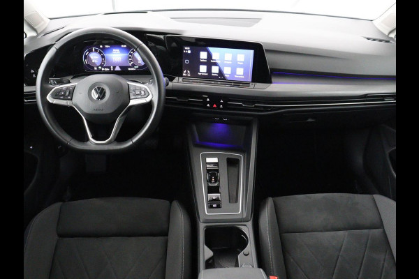 Volkswagen Golf 1.4 eHybrid Style | Head-Up | Stoelverwarming | Trekhaak | Sfeerverlichting | Massage | Camera | Keyless | Matrix LED | Carplay | Adaptive cruise | Memory | Climate control | PHEV | Plug In