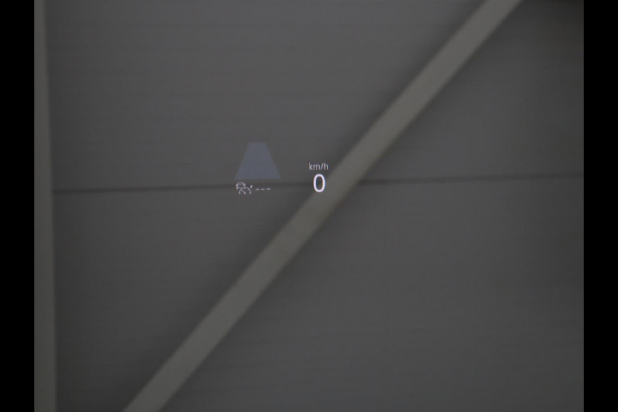 Volkswagen Golf 1.4 eHybrid Style | Head-Up | Stoelverwarming | Trekhaak | Sfeerverlichting | Massage | Camera | Keyless | Matrix LED | Carplay | Adaptive cruise | Memory | Climate control | PHEV | Plug In