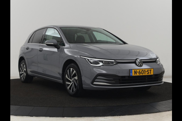 Volkswagen Golf 1.4 eHybrid Style | Head-Up | Stoelverwarming | Trekhaak | Sfeerverlichting | Massage | Camera | Keyless | Matrix LED | Carplay | Adaptive cruise | Memory | Climate control | PHEV | Plug In