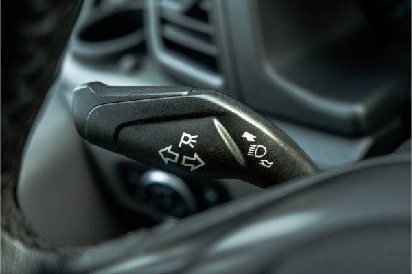 Ford Transit Custom 2.0 TDCI L1H1 | 1e EIG. | 130pk | Automaat | LED | Camera | Stoelverw. | Cruise | Airco