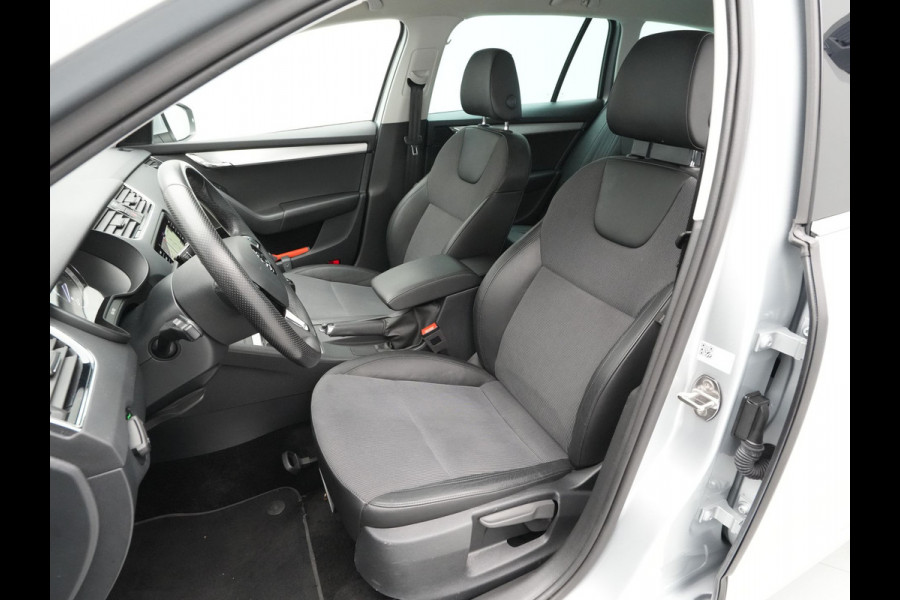 Škoda Octavia Combi 1.0 TSI 115pk Greentech Business Edition Navigatie Stoelverwarming Carplay Pdc Cruise