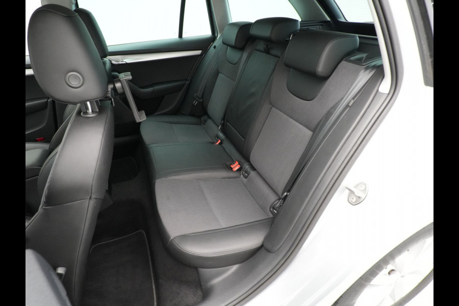 Škoda Octavia Combi 1.0 TSI 115pk Greentech Business Edition Navigatie Stoelverwarming Carplay Pdc Cruise