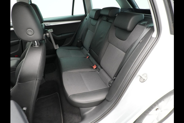 Škoda Octavia Combi 1.0 TSI 115pk Greentech Business Edition Navigatie Stoelverwarming Carplay Pdc Cruise