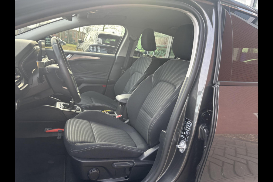 Ford Focus 1.0 EcoBoost Titanium Business 125pk | Adaptieve Cruise Control | LED verlichting | Camera | B&O Sound | Winterpakket | Navigatie | Climate Control