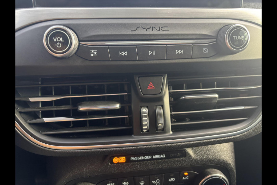 Ford Focus 1.0 EcoBoost Titanium Business 125pk | Adaptieve Cruise Control | LED verlichting | Camera | B&O Sound | Winterpakket | Navigatie | Climate Control