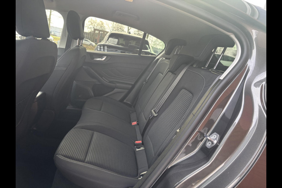 Ford Focus 1.0 EcoBoost Titanium Business 125pk | Adaptieve Cruise Control | LED verlichting | Camera | B&O Sound | Winterpakket | Navigatie | Climate Control