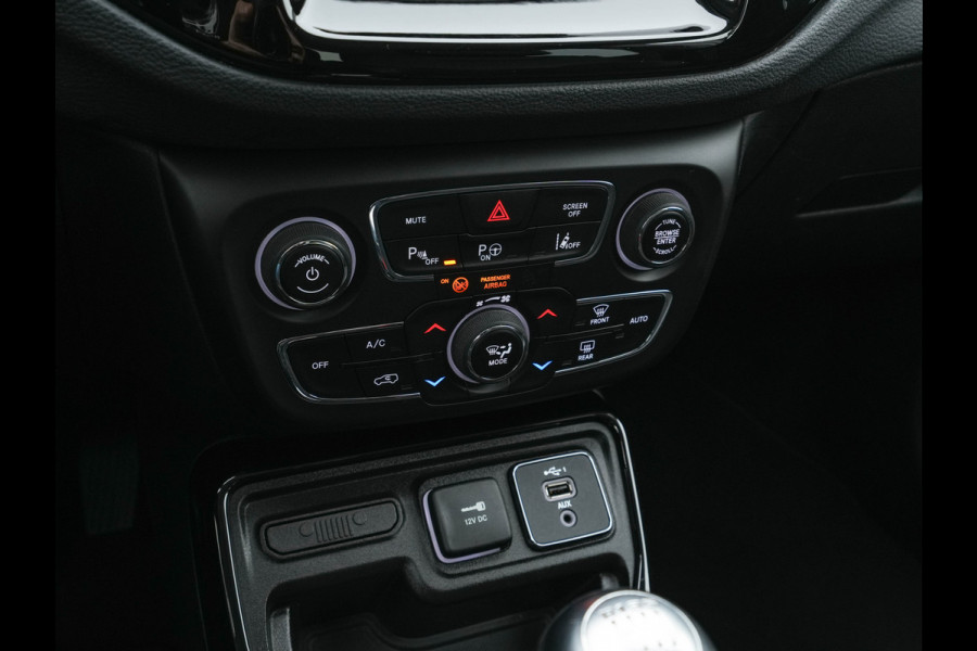 Jeep Compass 1.3T Limited (INCL-BTW) *LEATHER-MICROFIBRE | FULL-LED | NAVI-FULLMAP | KEYLESS | COMFORTSEATS | CAMERA | PRIVACYGLASS | DAB | ECC | PDC | CRUISE | TOWBAR | LANE-ASSIST | CAPRLAY | 18''ALU*