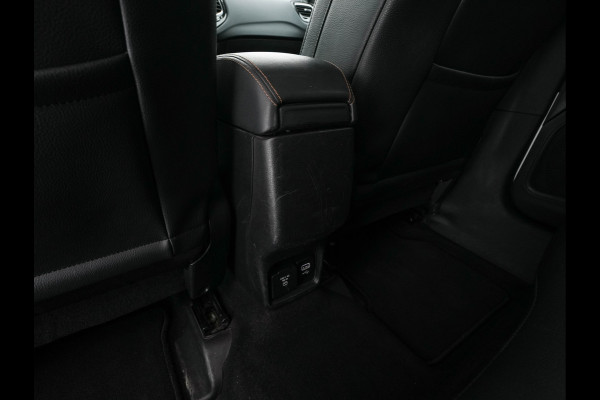 Jeep Compass 1.3T Limited (INCL-BTW) *LEATHER-MICROFIBRE | FULL-LED | NAVI-FULLMAP | KEYLESS | COMFORTSEATS | CAMERA | PRIVACYGLASS | DAB | ECC | PDC | CRUISE | TOWBAR | LANE-ASSIST | CAPRLAY | 18''ALU*