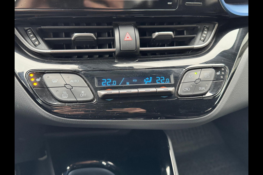 Toyota C-HR 1.8 Hybrid Bi-Tone Plus | JBL, Led Pakket, Half leer/Alcantara, Dodehoekherkenning, parkeersensoren, Stuurverwarming