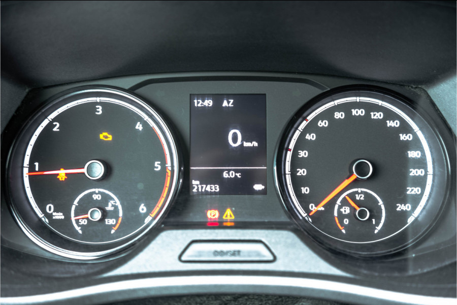 Volkswagen Transporter T6.1 2.0 TDI L2H1 | 150 PK | Turbo defect | Carplay | Cruise | Navi | Trekhaak | Airco