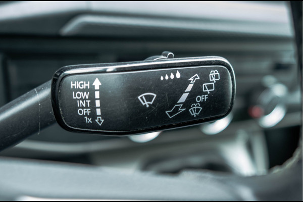 Volkswagen Transporter T6.1 2.0 TDI L2H1 | 150 PK | Turbo defect | Carplay | Cruise | Navi | Trekhaak | Airco