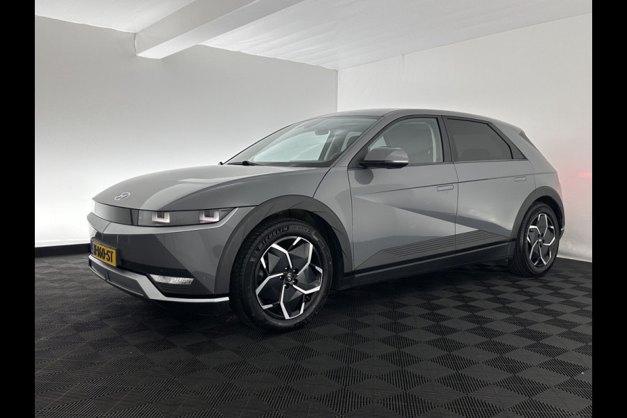 Hyundai IONIQ 5 Connect 73kWh [ 3-Fase-11kW ] {SOH-100%} (INCL-BTW) Aut *LEATHER-FABRIC | FULL-LED | DIGI-COCKPIT | AMBIENTLIGHT | DAB | SHIFTPADDLES | HEAD-UP | NAVI-FULLMAP | KEYLESS | CAMERA | HEATED-COMFORTSEATS | TOWBAR | PRIVACYGLASS  | 19"AL