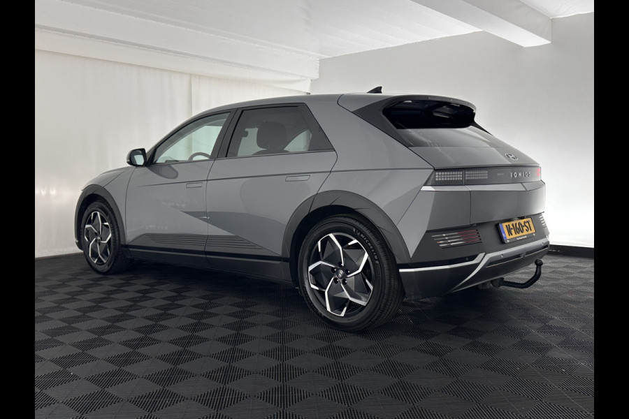 Hyundai IONIQ 5 Connect 73kWh [ 3-Fase-11kW ] {SOH-100%} (INCL-BTW) Aut *LEATHER-FABRIC | FULL-LED | DIGI-COCKPIT | AMBIENTLIGHT | DAB | SHIFTPADDLES | HEAD-UP | NAVI-FULLMAP | KEYLESS | CAMERA | HEATED-COMFORTSEATS | TOWBAR | PRIVACYGLASS  | 19"AL