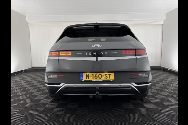 Hyundai IONIQ 5 Connect 73kWh [ 3-Fase-11kW ] {SOH-100%} (INCL-BTW) Aut *LEATHER-FABRIC | FULL-LED | DIGI-COCKPIT | AMBIENTLIGHT | DAB | SHIFTPADDLES | HEAD-UP | NAVI-FULLMAP | KEYLESS | CAMERA | HEATED-COMFORTSEATS | TOWBAR | PRIVACYGLASS  | 19"AL