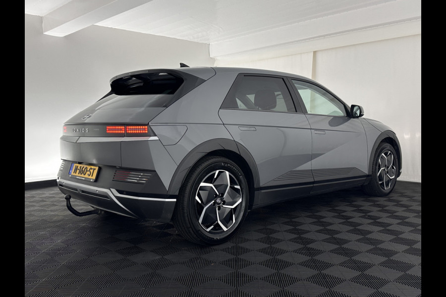 Hyundai IONIQ 5 Connect 73kWh [ 3-Fase-11kW ] {SOH-100%} (INCL-BTW) Aut *LEATHER-FABRIC | FULL-LED | DIGI-COCKPIT | AMBIENTLIGHT | DAB | SHIFTPADDLES | HEAD-UP | NAVI-FULLMAP | KEYLESS | CAMERA | HEATED-COMFORTSEATS | TOWBAR | PRIVACYGLASS  | 19"AL