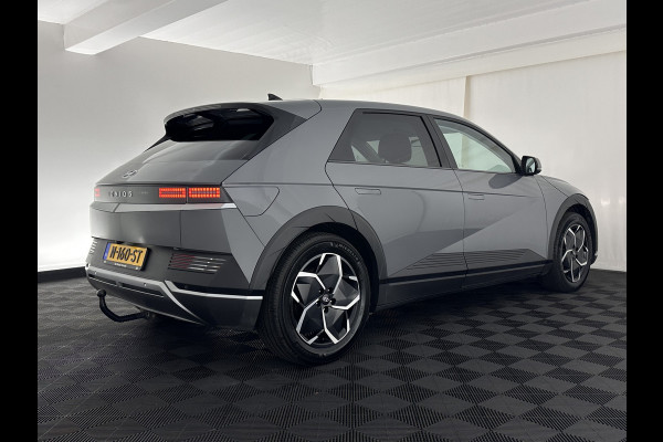 Hyundai IONIQ 5 Connect 73kWh [ 3-Fase-11kW ] {SOH-100%} (INCL-BTW) Aut *LEATHER-FABRIC | FULL-LED | DIGI-COCKPIT | AMBIENTLIGHT | DAB | SHIFTPADDLES | HEAD-UP | NAVI-FULLMAP | KEYLESS | CAMERA | HEATED-COMFORTSEATS | TOWBAR | PRIVACYGLASS  | 19"AL