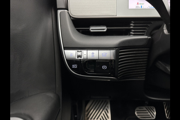 Hyundai IONIQ 5 Connect 73kWh [ 3-Fase-11kW ] {SOH-100%} (INCL-BTW) Aut *LEATHER-FABRIC | FULL-LED | DIGI-COCKPIT | AMBIENTLIGHT | DAB | SHIFTPADDLES | HEAD-UP | NAVI-FULLMAP | KEYLESS | CAMERA | HEATED-COMFORTSEATS | TOWBAR | PRIVACYGLASS  | 19"AL