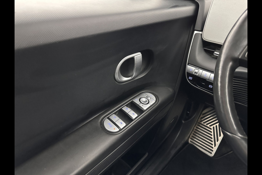 Hyundai IONIQ 5 Connect 73kWh [ 3-Fase-11kW ] {SOH-100%} (INCL-BTW) Aut *LEATHER-FABRIC | FULL-LED | DIGI-COCKPIT | AMBIENTLIGHT | DAB | SHIFTPADDLES | HEAD-UP | NAVI-FULLMAP | KEYLESS | CAMERA | HEATED-COMFORTSEATS | TOWBAR | PRIVACYGLASS  | 19"AL