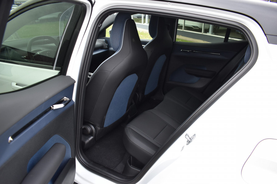 Volvo EX30 Extended Range Plus 69 kWh | ACC | Blis | H&K | Camera | 19"LMV | Elektr. klep