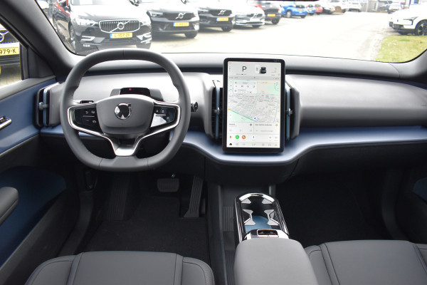 Volvo EX30 Extended Range Plus 69 kWh | ACC | Blis | H&K | Camera | 19"LMV | Elektr. klep