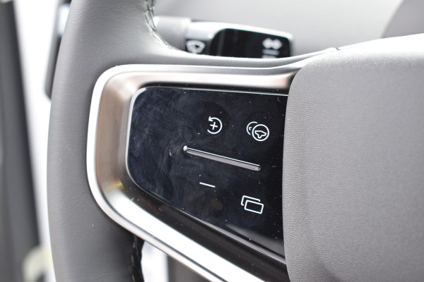 Volvo EX30 Extended Range Plus 69 kWh | ACC | Blis | H&K | Camera | 19"LMV | Elektr. klep