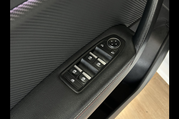 Renault Captur 1.6 E-Tech 160 R.S. Line | Groot Navi | 18" | Stoelverwarming | Camera | PDC V+A |