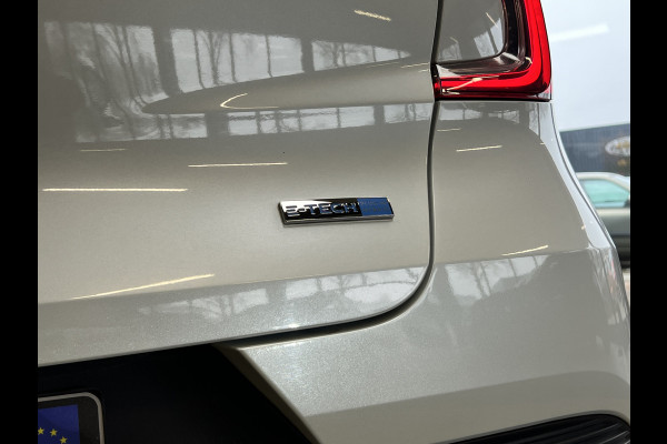 Renault Captur 1.6 E-Tech 160 R.S. Line | Groot Navi | 18" | Stoelverwarming | Camera | PDC V+A |