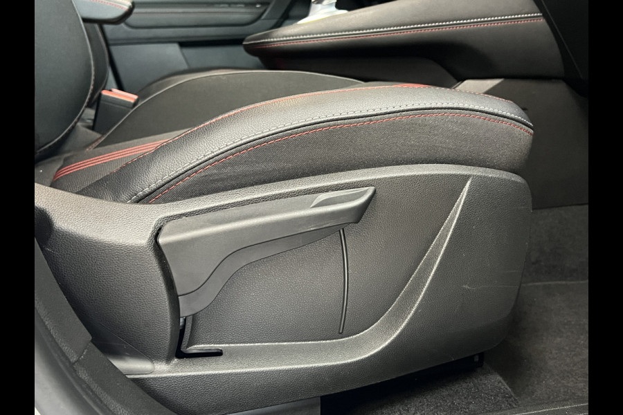 Renault Captur 1.6 E-Tech 160 R.S. Line | Groot Navi | 18" | Stoelverwarming | Camera | PDC V+A |
